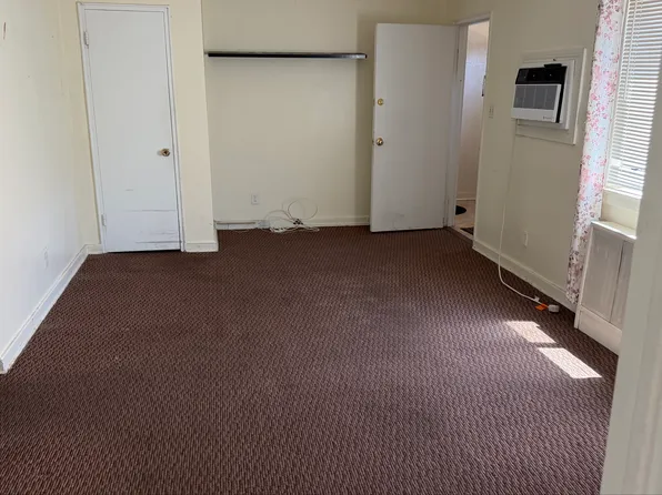 74-42 260th St #A, Glen Oaks, NY 11004