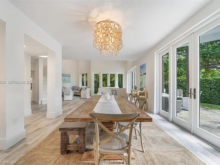 2449 S Bayshore Dr — Photo 7