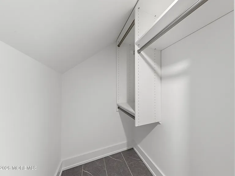 427 Hoyt St — Photo 48