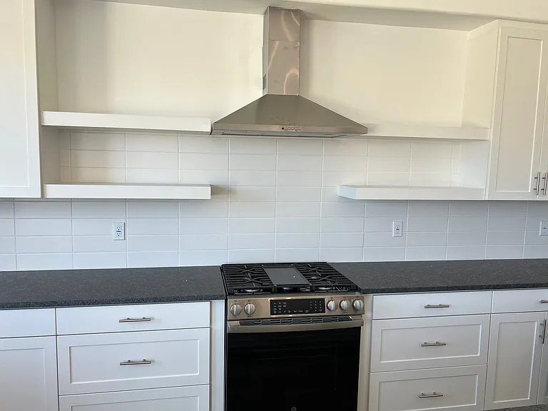 1840 Vincent Dr — Photo 8