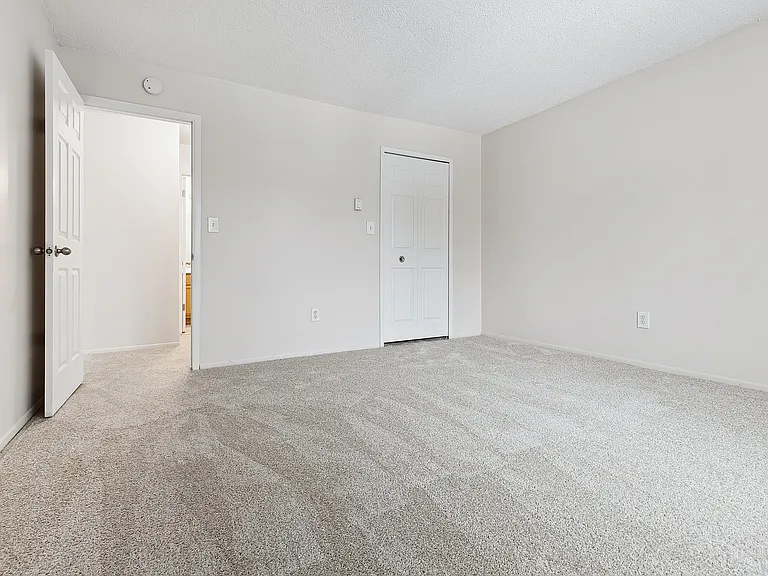Clinton Manor Apartments — Photo 6