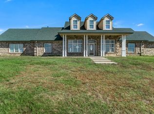 4522 Old Town Rd, Whitesboro, TX 76273