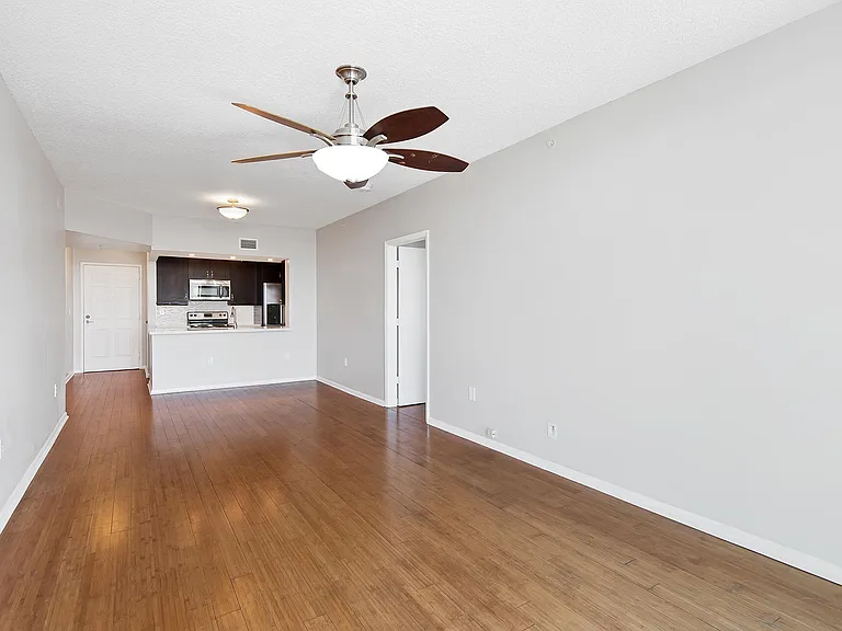 3020 NE 32nd Ave #1014 — Photo 4