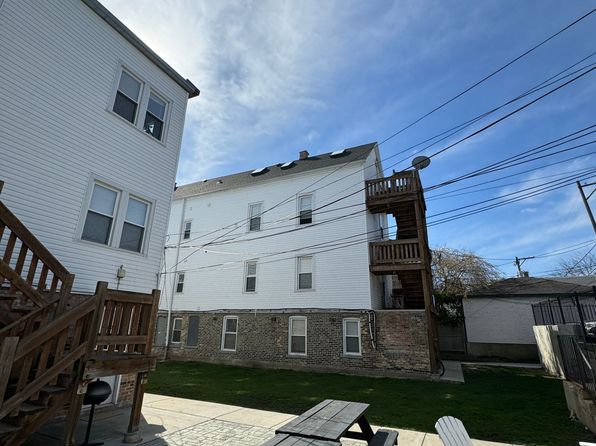 2642 N Marshfield Ave #2646-2R