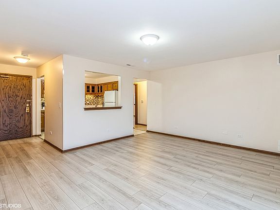 3rd image of 5010 N Austin Ave APT 303