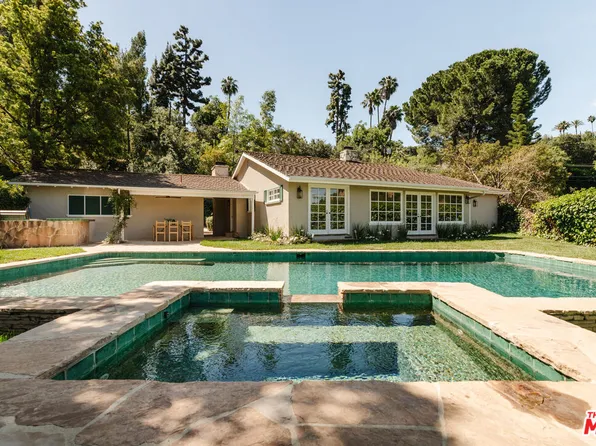 4451 Coronet Dr, Encino, CA 91316