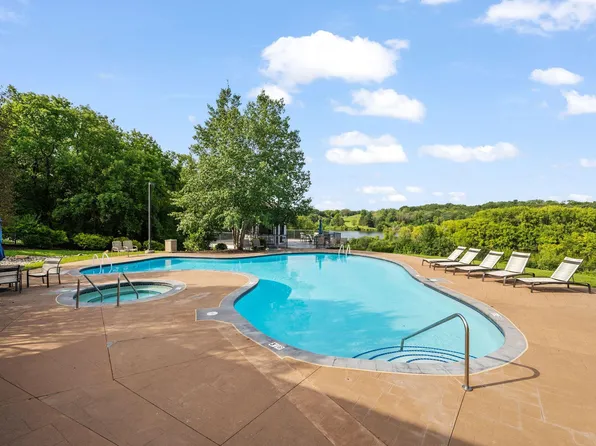 3110 Chestnut St #316, Chaska, MN 55318