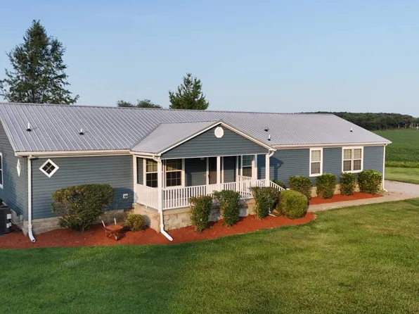 1936 County Road 690 N, Fairfield, IL 62837