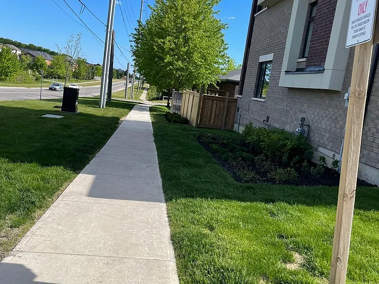 801 Heathrow Path N — Photo 3