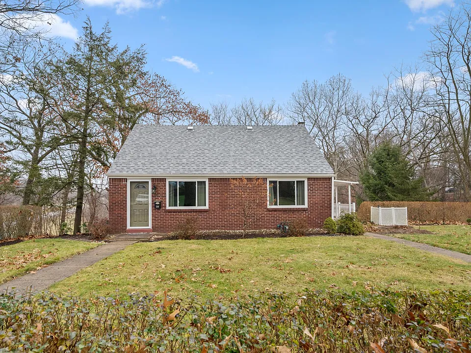 250 Clifford Ave
