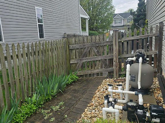 4th image of 116 Greenwich Dr #0
