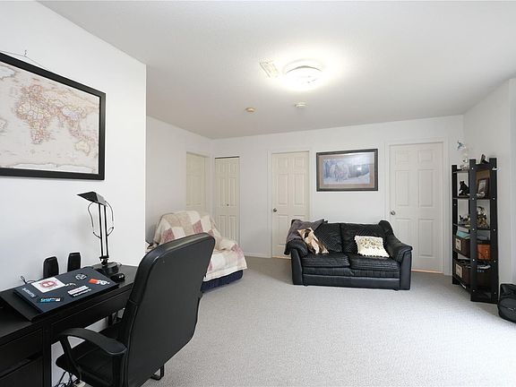 4th image of 825 Pinecrest Rd