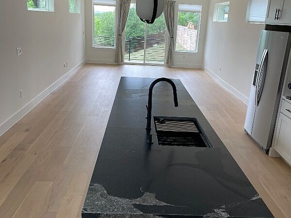 3rd image of 5210 Rogers Ln #1