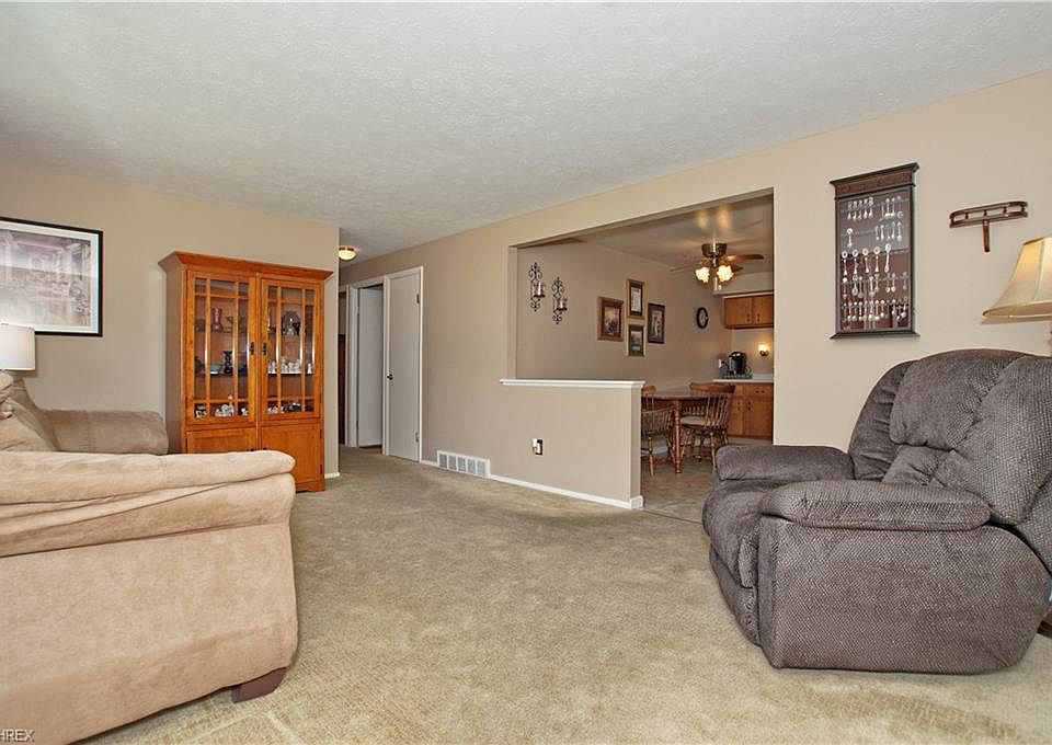 951 Sherwood Dr, Elyria, OH 44035 Zillow