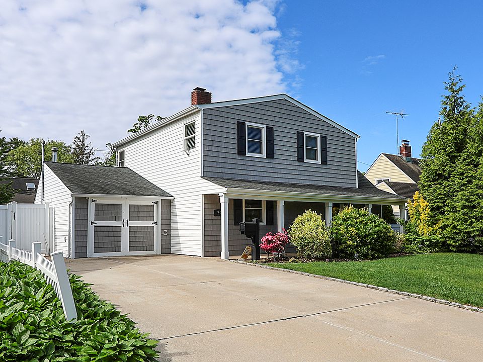 1st image of 24 Mead Ln
