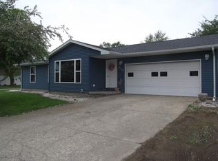 652 E 5th St, Clinton, IN 47842