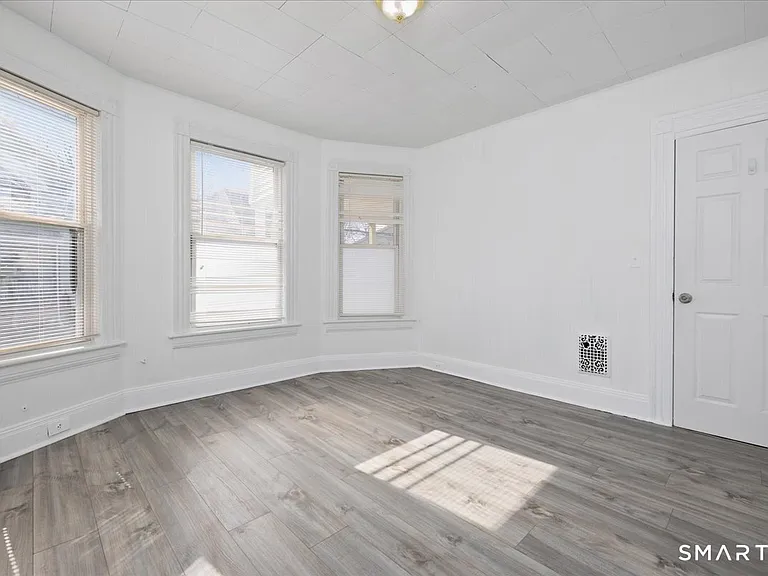 52-54 Hanover St #1 — Photo 6