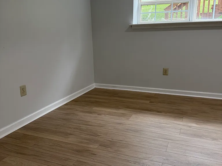 323 Glenn Rose Cir — Photo 28