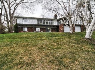 10247 Bennett Lake Rd, Fenton, MI 48430