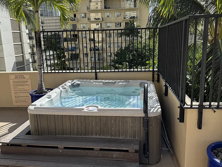 2140 Kuhio Ave #603 — Photo 40