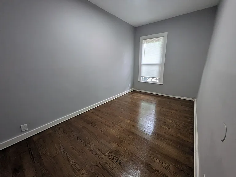 235 Davenport Ave #1B — Photo 6