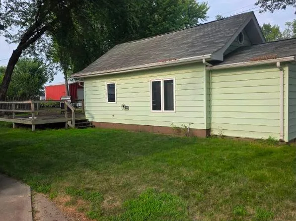 734 8th St, Westbrook, MN 56183