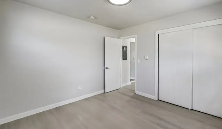 4353 Butterfield Rd — Photo 2