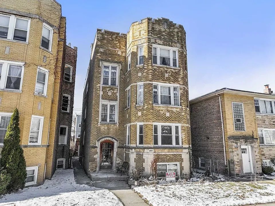 6444 N Washtenaw Ave #2