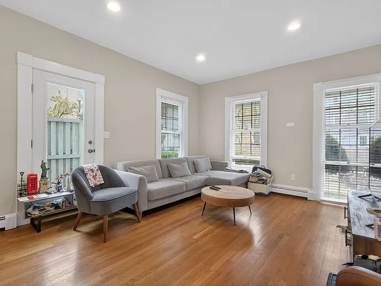 50 Roberts Rd — Photo 5