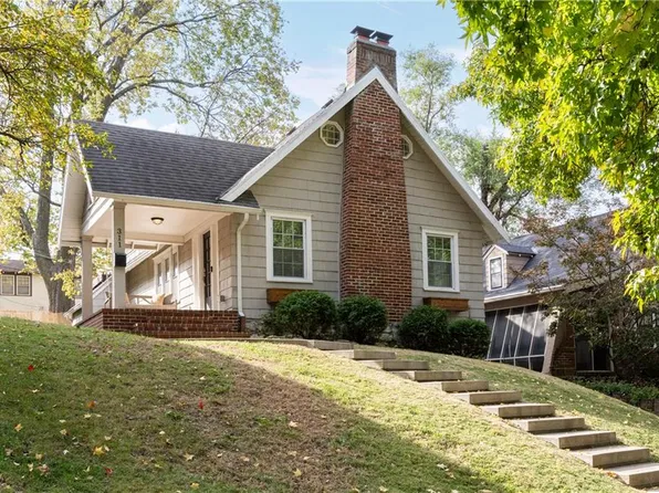 311 E Dartmouth Rd, Kansas City, MO 64113