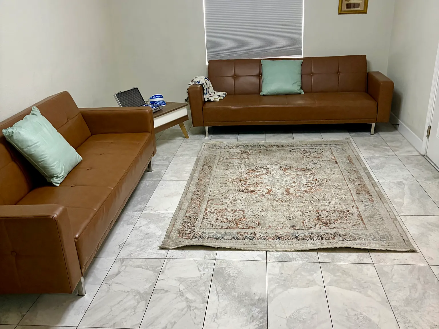 3 bed, 1256 sqft, $2,300 — Photo 3