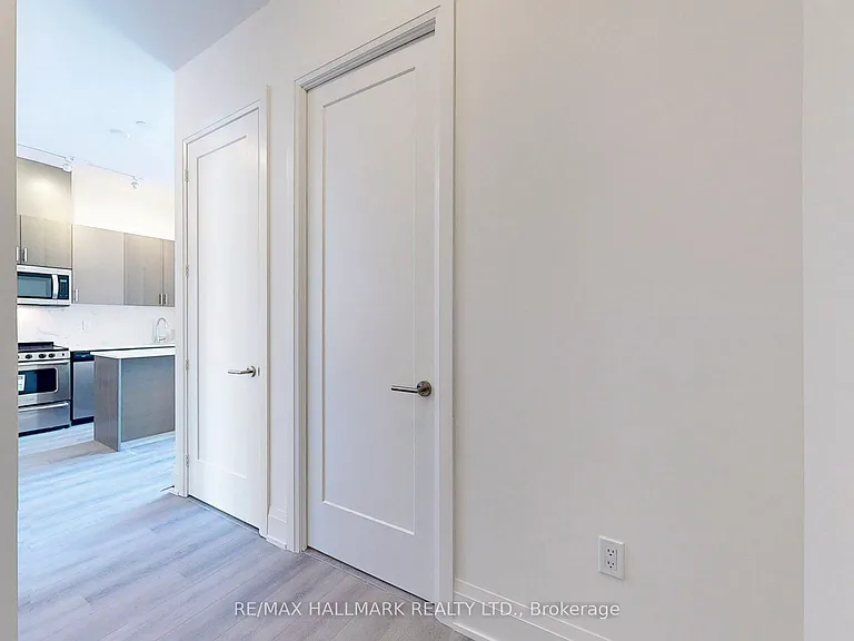 509 Dundas St W #806 — Photo 25