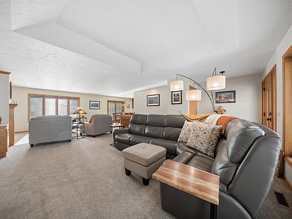 3rd image of 2803 6th Ave SW