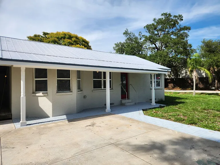 3133 Myrtle St — Photo 1