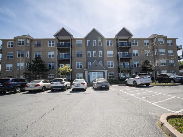 119 Walker Ave #403, Halifax, NS B4C 0C5