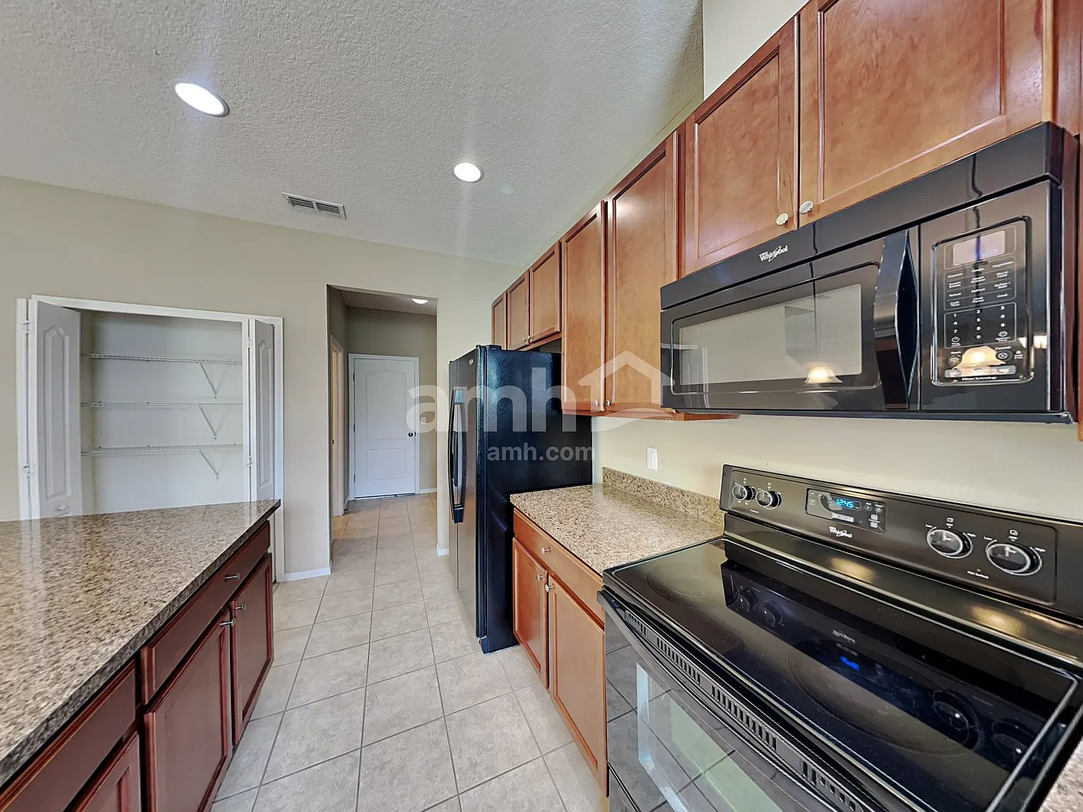 4 bed, 2.5 bath, 2649 sqft, $2,815 — Photo 3