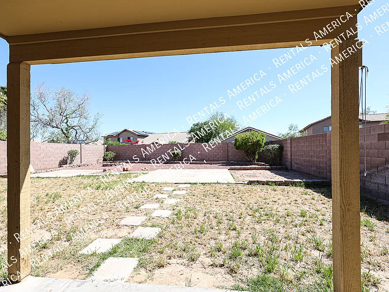 15827 W Yavapai St — Photo 27