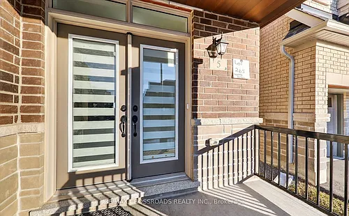 5 Thelma Dr Photo 1