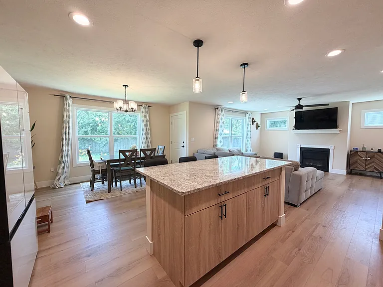 300 Waterwheel Dr — Photo 5
