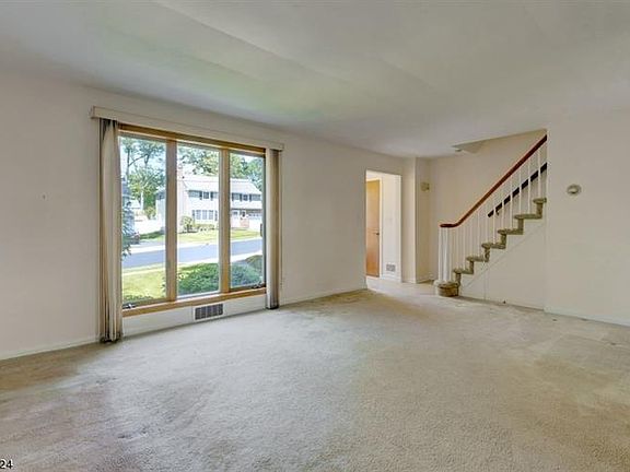 3rd image of 57 Brentwood Dr