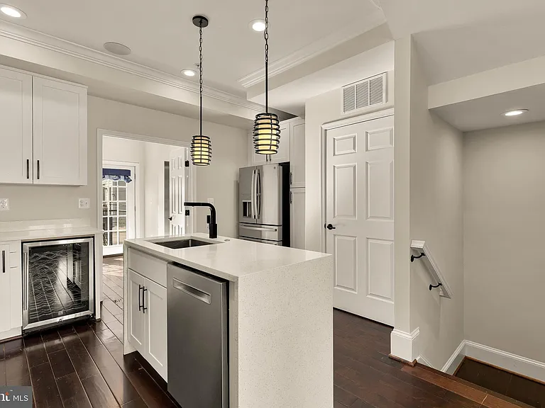 1609 Levis St NE — Photo 21