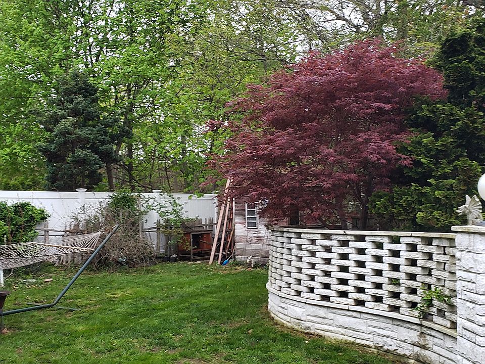 2nd image of 35 Laurie Blvd