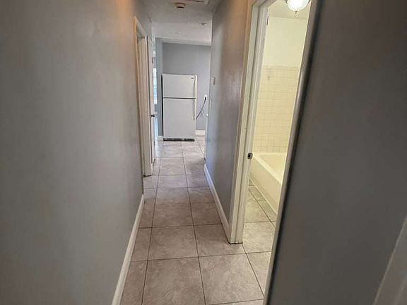 3rd image of 1407 Lotela Ave