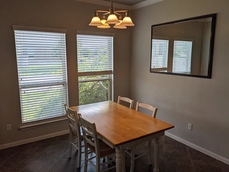 5715 Markham Dr — Photo 4