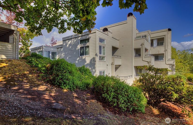 2nd image of 7427 Old Redmond Road #322