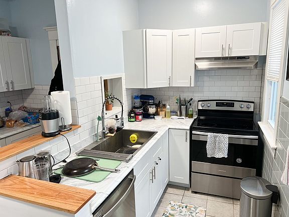 2nd image of 257 Willow St #2