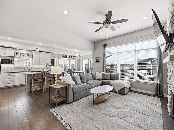4th image of 640 Hemingway Dr