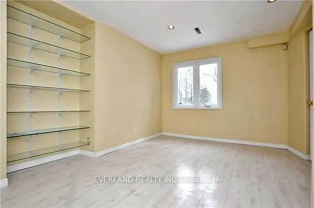 3 bed, $2,150 — Photo 3
