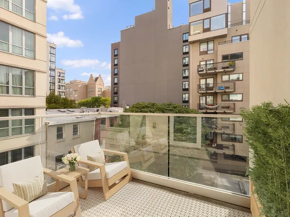 610 Warren Street image 3 of 16