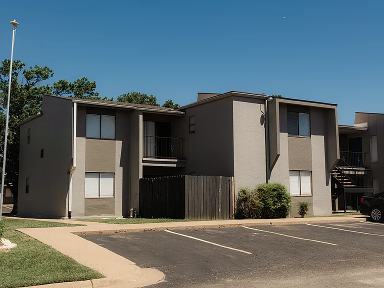 Wildewood Apartments — Photo 12